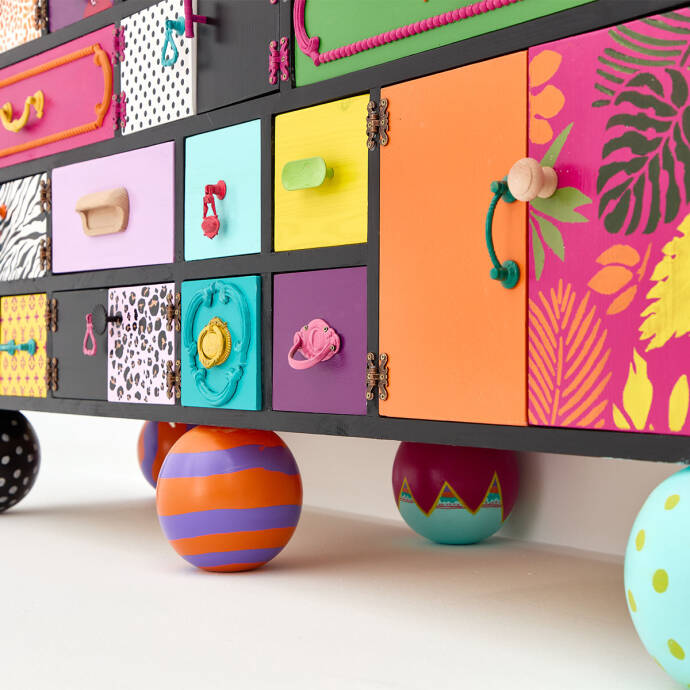 El Boyaması Dört Katlı Masif Konsol - 7