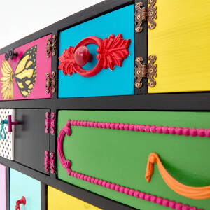 El Boyaması Dört Katlı Masif Konsol - 9