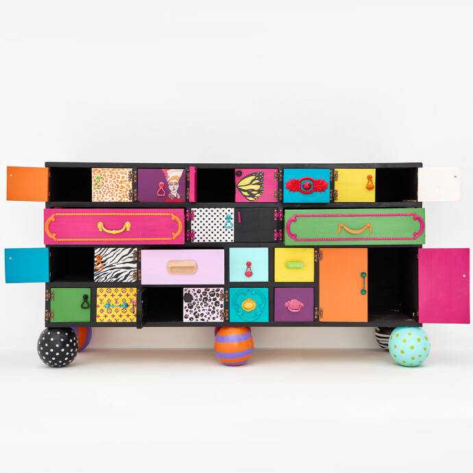 El Boyaması Dört Katlı Masif Konsol - 2