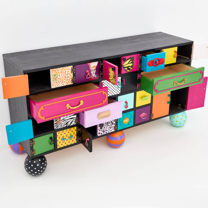 El Boyaması Dört Katlı Masif Konsol - 3