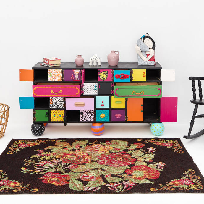 El Boyaması Dört Katlı Masif Konsol - 5